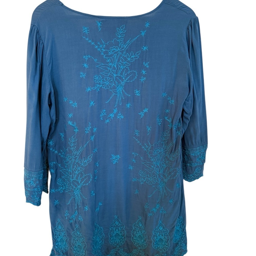Elegant Blue Embroidered Women's Top - Picture 3 of 7